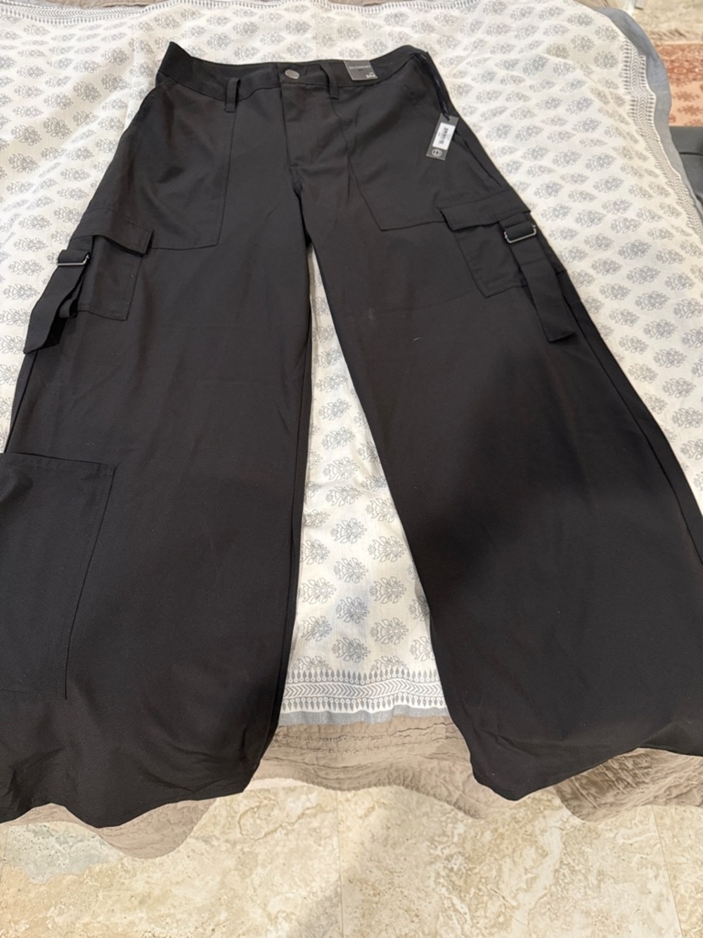 NWT Dictionary Wide Leg Black Cargo Pants Elegant Fabric